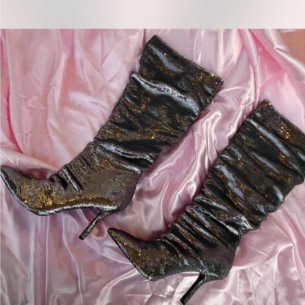 Elegant Sequin Heeled Boots - Black